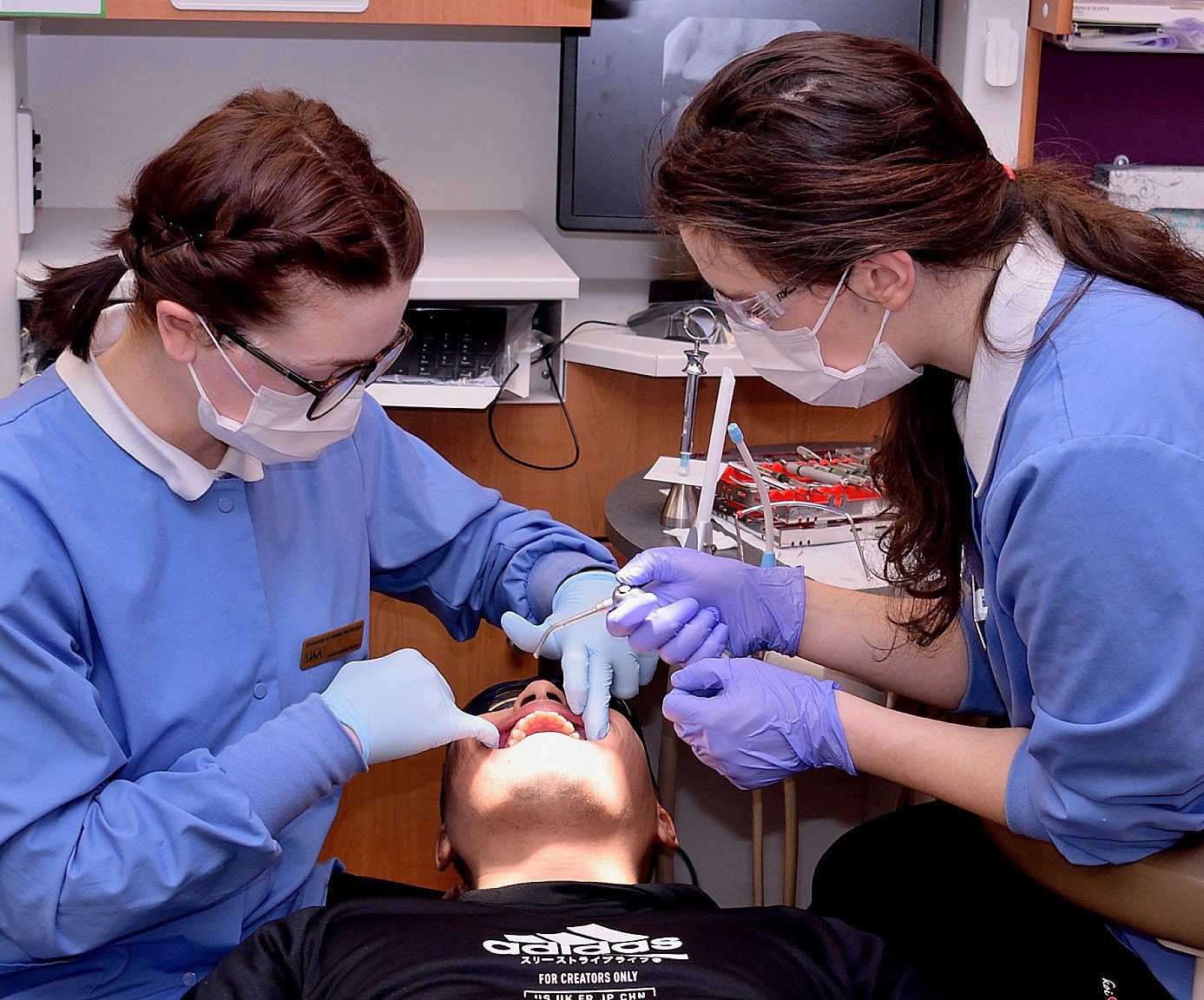 Why You Should Choose a Career In Dental Assisting?