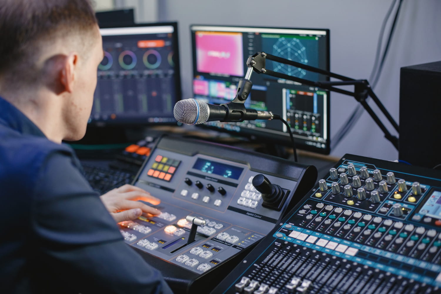 Enhancing Corporate Meetings with Audio Visual Services